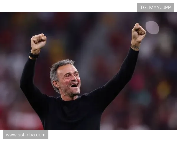 恩里克总结巴黎圣日耳曼六冠王，强调团队经验与年轻化